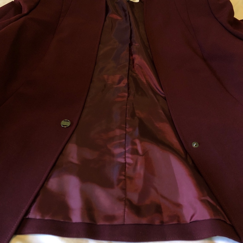 Tahari Levine- Blazer- Red Wine-Size 16
